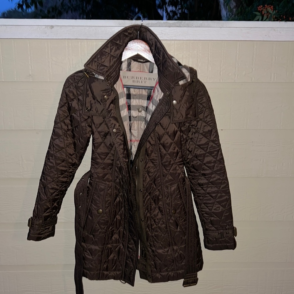 Burberry Quilted Coat. Size Small. Color: Olive. Detachable hood. Lightly worn!